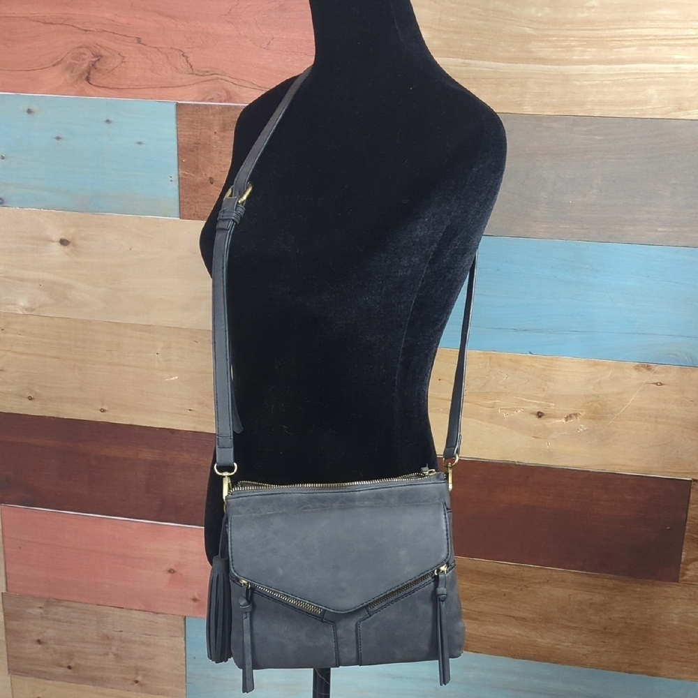 Compact Gray Leather Crossbody Bag with Adjustable Strap